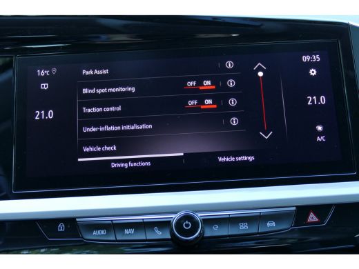 Opel Grandland 1.6 TURBO PLUG-IN HYBRIDE ELEGANCE AUTOMAAT / NAVI / CLIMA / 18"LMV / AGR / CAMERA / LED / PDC / ... ActivLease financial lease