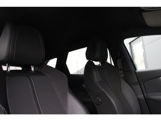 Peugeot 3008 1.2 PureTech GT | Automaat | Navigatie | Camera | NL auto | 30.000km | Stoelverwarming | All seas... ActivLease financial lease