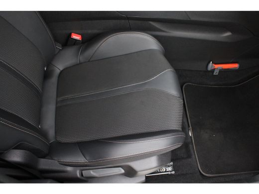 Peugeot 3008 1.2 PureTech GT | Automaat | Navigatie | Camera | NL auto | 30.000km | Stoelverwarming | All seas... ActivLease financial lease