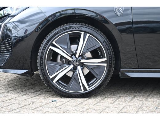 Peugeot 308 1.2 PureTech GT | Afn. Trekhaak | Alcantara | Achteruitrijcamera | Elektr. Stoel | Dodehoekdetect... ActivLease financial lease