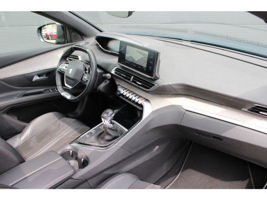 Peugeot 5008 1.2 PureTech GT | Navigatie | Camera | Panorama/schuifdak | Alcantara | All season | Apple carplay | ActivLease financial lease