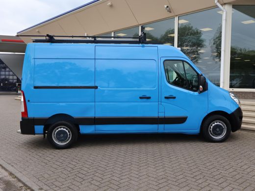 Renault Master T35 2.3 DCI 130 PK L2H2 + 2 SCHUIFDEUREN | 220V OMVORMER | WP INRICHTING | TREKHAAK 2500 KG ActivLease financial lease