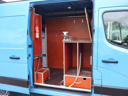 Renault Master T35 2.3 DCI 130 PK L2H2 + 2 SCHUIFDEUREN | 220V OMVORMER | WP INRICHTING | TREKHAAK 2500 KG ActivLease financial lease