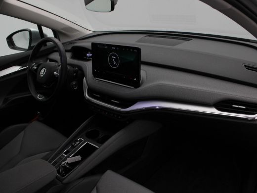 Skoda Enyaq iV 60 180 Pk | Stoelverwarming | Trekhaak | Navigatie | Cruise Control | CarPlay | Climatronic | Cam... ActivLease financial lease