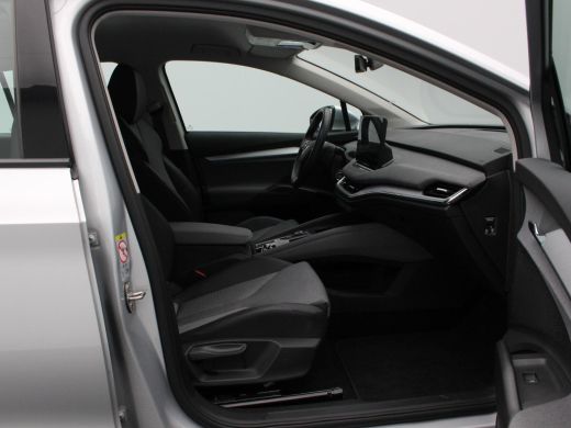 Skoda Enyaq iV 60 180 Pk | Stoelverwarming | Trekhaak | Navigatie | Cruise Control | CarPlay | Climatronic | Cam... ActivLease financial lease
