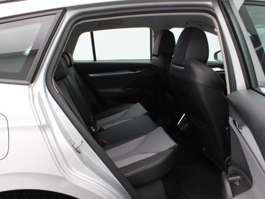 Skoda Enyaq iV 60 180 Pk | Stoelverwarming | Trekhaak | Navigatie | Cruise Control | CarPlay | Climatronic | Cam... ActivLease financial lease