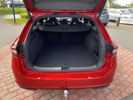 Skoda Superb Combi 1.5 TSI PHEV Sportline Business | PHEV | 19Inch | Pano Dak | Trekhaak | 100% SOH | 5jaar Ga... ActivLease financial lease