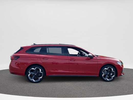 Skoda Superb Combi 1.5 TSI PHEV Sportline Business | PHEV | 19Inch | Pano Dak | Trekhaak | 100% SOH | 5jaar Ga... ActivLease financial lease