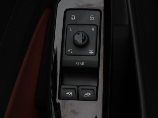 Volkswagen ID.4 First 77 kWh 204 Pk Automaat | Camera | Stoelverwarming | Half Leer | Adaptive Cruise | Climatron... ActivLease financial lease