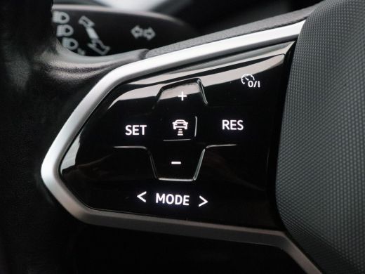 Volkswagen ID.4 First 77 kWh 204 Pk Automaat | Camera | Stoelverwarming | Half Leer | Adaptive Cruise | Climatron... ActivLease financial lease