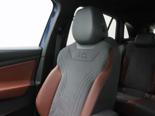Volkswagen ID.4 First 77 kWh 204 Pk Automaat | Camera | Stoelverwarming | Half Leer | Adaptive Cruise | Climatron... ActivLease financial lease