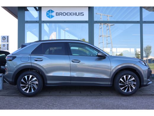 Volkswagen T-Roc Life First Edition 150PK | 'App-Connect' draadloze smartphone integratie | Achteruitrijcamera (Re... ActivLease financial lease