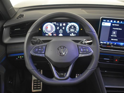 Volkswagen Tayron 1.5 eHybrid R-Line Edition 204Pk DSG/AUTO | Panoramadak | Black Style l Camera | Cruise control A... ActivLease financial lease