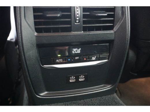 BMW 3 Serie Touring 320e LCI M-Sport Pro | ADAPTIVE LED | ACC | HEAD-UP | STOELVERW. | CAMERA | ActivLease financial lease