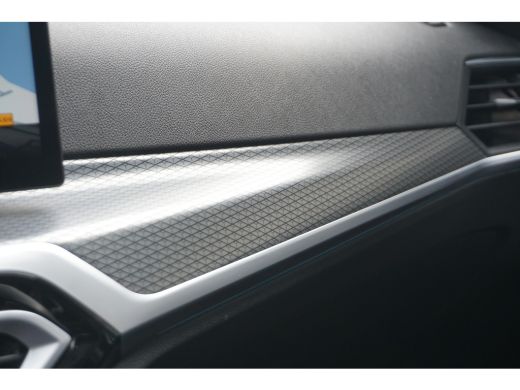 BMW 3 Serie Touring 320e LCI M-Sport Pro | ADAPTIVE LED | ACC | HEAD-UP | STOELVERW. | CAMERA | ActivLease financial lease