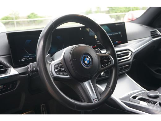 BMW 3 Serie Touring 320e LCI M-Sport Pro | ADAPTIVE LED | ACC | HEAD-UP | STOELVERW. | CAMERA | ActivLease financial lease