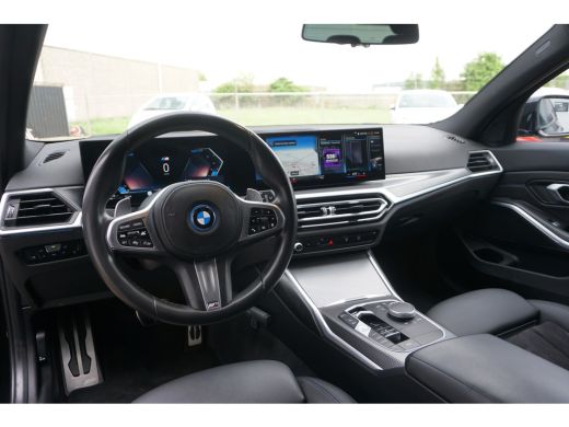 BMW 3 Serie Touring 320e LCI M-Sport Pro | ADAPTIVE LED | ACC | HEAD-UP | STOELVERW. | CAMERA | ActivLease financial lease
