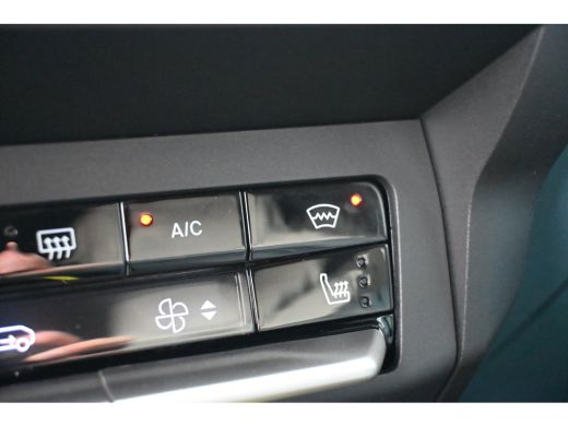 Fiat Grande Panda La Prima 11 kW 44 kWh | Navigatie | Achteruitrijcamera | Stoel/Stuurverwarming | Draadloos Apple ... ActivLease financial lease