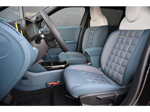 Fiat Grande Panda La Prima 11 kW 44 kWh | Navigatie | Achteruitrijcamera | Stoel/Stuurverwarming | Draadloos Apple ... ActivLease financial lease
