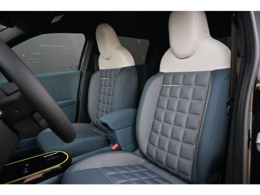 Fiat Grande Panda La Prima 11 kW 44 kWh | Navigatie | Achteruitrijcamera | Stoel/Stuurverwarming | Draadloos Apple ... ActivLease financial lease