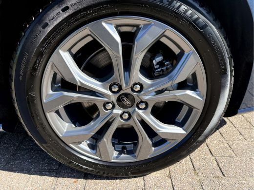 Ford Focus 1.0 EcoBoost Hybrid ST Line Fullmap Navigatie, 17''Lmv ActivLease financial lease