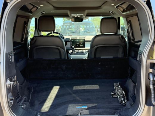 Land Rover Defender Hard Top Defender 90 Hard Top 3.0 D250 SE | 22 Inch | Luchtvering | El. trekhaak | Cold Climate |... ActivLease financial lease