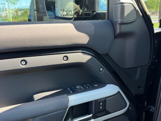 Land Rover Defender Hard Top Defender 90 Hard Top 3.0 D250 SE | 22 Inch | Luchtvering | El. trekhaak | Cold Climate |... ActivLease financial lease