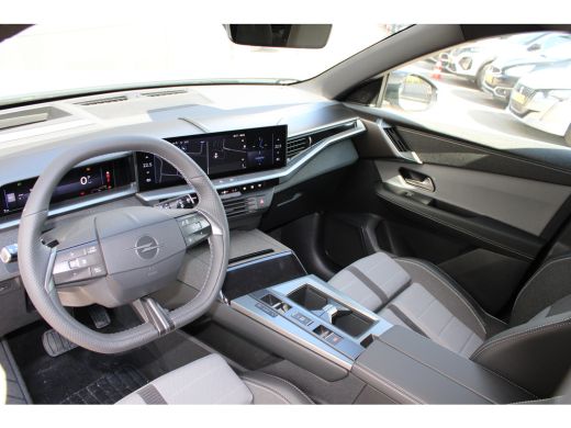 Opel Grandland Business Edition | Automaat | Navigatie | Camera | Panorama/schuifdak | Focal | Apple carplay | N... ActivLease financial lease