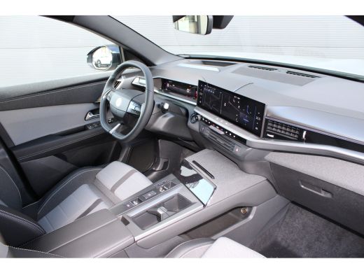 Opel Grandland Business Edition | Automaat | Navigatie | Camera | Panorama/schuifdak | Focal | Apple carplay | N... ActivLease financial lease