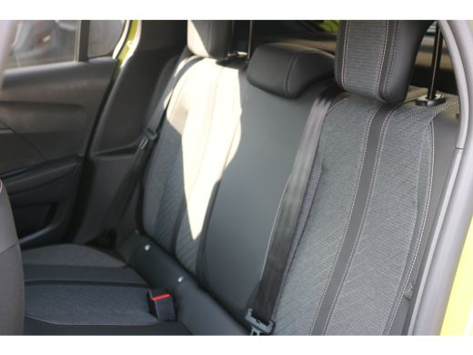 Peugeot 208 Allure | Elektrische parkeerrem | Extra getinte achterste zijruiten en achterruit | Extra getinte... ActivLease financial lease