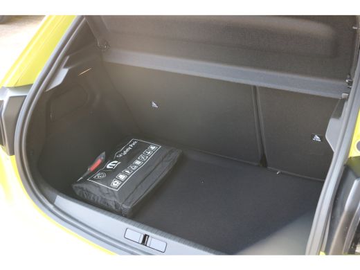 Peugeot 208 Allure | Elektrische parkeerrem | Extra getinte achterste zijruiten en achterruit | Extra getinte... ActivLease financial lease