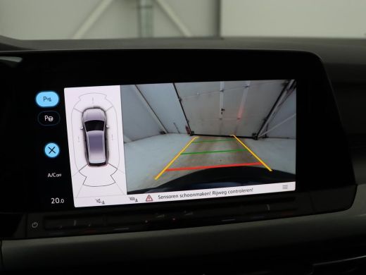 Volkswagen Golf 1.0 TSI Life | Camera | Carplay | Park Assist | Adaptive cruise | Navigatie | Sfeerverlichting | ... ActivLease financial lease