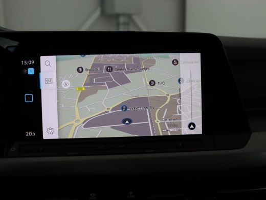 Volkswagen Golf 1.0 TSI Life | Camera | Carplay | Park Assist | Adaptive cruise | Navigatie | Sfeerverlichting | ... ActivLease financial lease
