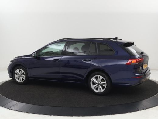 Volkswagen Golf 1.0 TSI Life | Camera | Carplay | Park Assist | Adaptive cruise | Navigatie | Sfeerverlichting | ... ActivLease financial lease