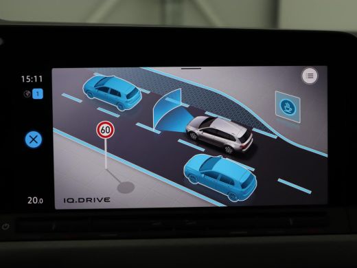 Volkswagen Golf 1.0 TSI Life | Camera | Carplay | Park Assist | Adaptive cruise | Navigatie | Sfeerverlichting | ... ActivLease financial lease
