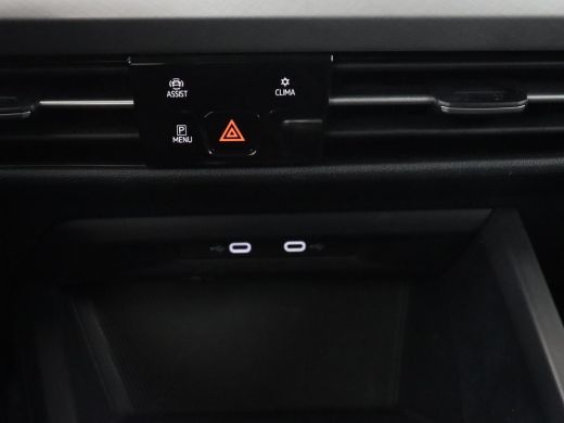 Volkswagen Golf 1.0 TSI Life | Camera | Carplay | Park Assist | Adaptive cruise | Navigatie | Sfeerverlichting | ... ActivLease financial lease