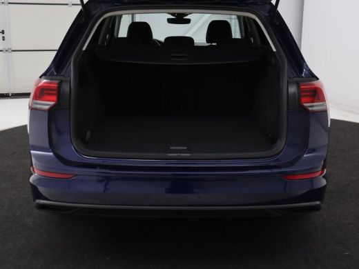 Volkswagen Golf 1.0 TSI Life | Camera | Carplay | Park Assist | Adaptive cruise | Navigatie | Sfeerverlichting | ... ActivLease financial lease