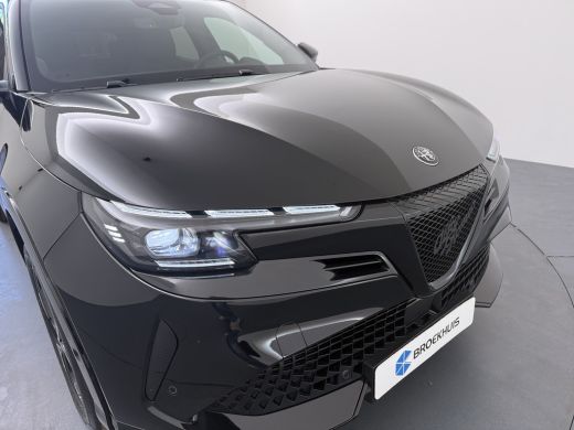 Alfa Romeo Junior Ibrida Ti | 18" lichtmetalen velgen - Fori | Elektrisch bediend panoramisch schuifdak | Techno Pack ActivLease financial lease