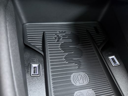 Alfa Romeo Junior Ibrida Ti | 18" lichtmetalen velgen - Fori | Elektrisch bediend panoramisch schuifdak | Techno Pack ActivLease financial lease