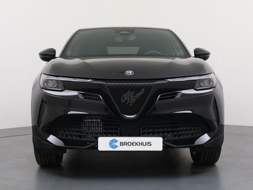 Alfa Romeo Junior Ibrida Ti | 18" lichtmetalen velgen - Fori | Elektrisch bediend panoramisch schuifdak | Techno Pack ActivLease financial lease
