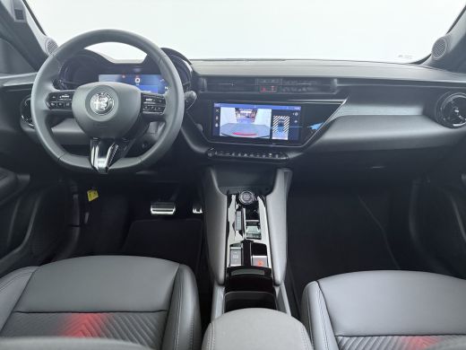 Alfa Romeo Junior Ibrida Ti | 18" lichtmetalen velgen - Fori | Elektrisch bediend panoramisch schuifdak | Techno Pack ActivLease financial lease