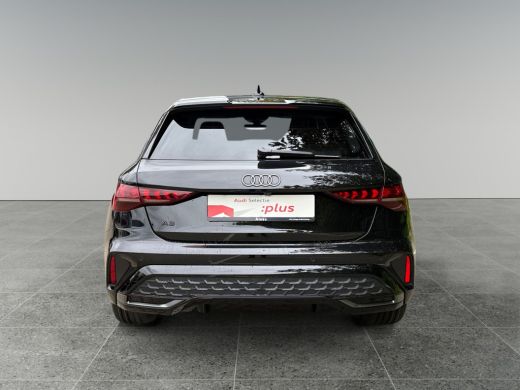 Audi A3 Sportback 40 204pk TFSI e S Line Achterklep met comfortopening | Achteruitrijcamera | Sportstoele... ActivLease financial lease