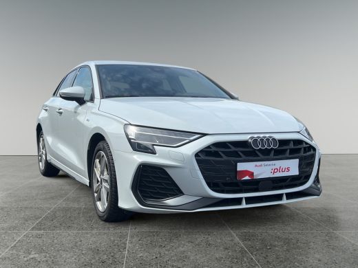 Audi A3 Sportback 40 204pk TFSI e S Line Parkeersensoren voor en achter | Achteruitrijcamera | MMI Naviga... ActivLease financial lease