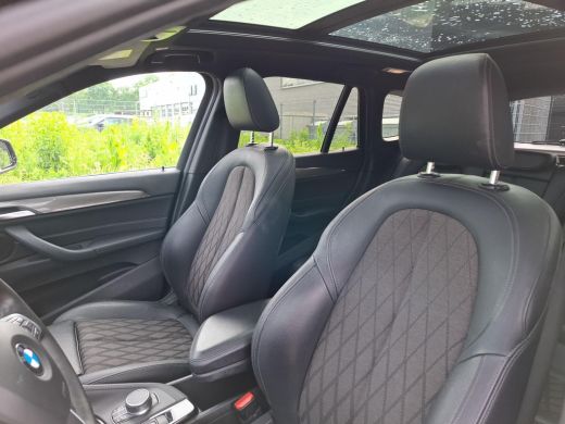 BMW X1 sDrive20i High Executive | BTW | Elektrische stoel | Camera | LED verlichting | trekhaak | panora... ActivLease financial lease