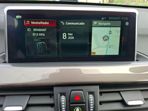 BMW X1 sDrive20i High Executive | BTW | Elektrische stoel | Camera | LED verlichting | trekhaak | panora... ActivLease financial lease