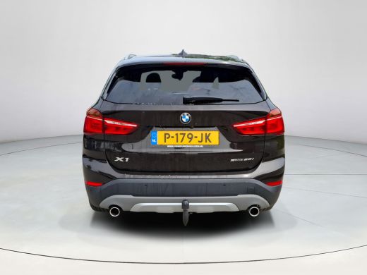 BMW X1 sDrive20i High Executive | BTW | Elektrische stoel | Camera | LED verlichting | trekhaak | panora... ActivLease financial lease