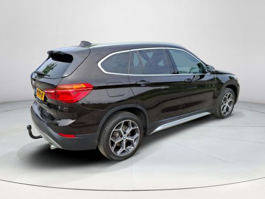 BMW X1 sDrive20i High Executive | BTW | Elektrische stoel | Camera | LED verlichting | trekhaak | panora... ActivLease financial lease
