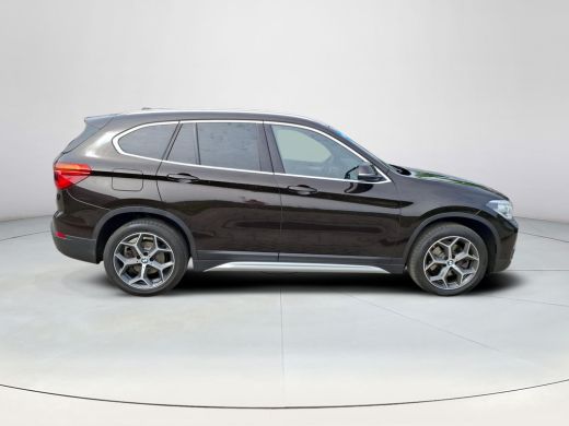 BMW X1 sDrive20i High Executive | BTW | Elektrische stoel | Camera | LED verlichting | trekhaak | panora... ActivLease financial lease