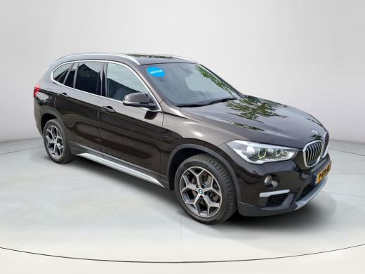BMW X1 sDrive20i High Executive | BTW | Elektrische stoel | Camera | LED verlichting | trekhaak | panora... ActivLease financial lease