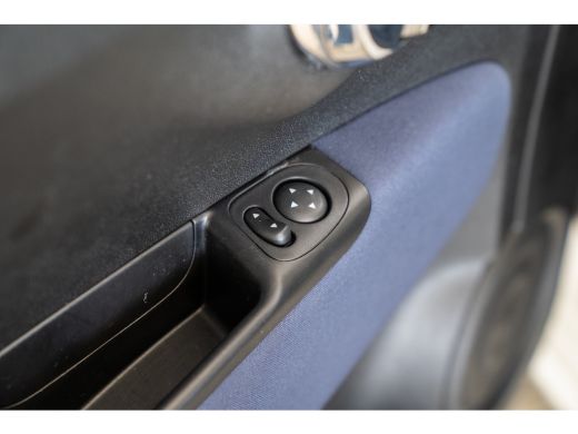 Fiat 500 1.0 Hybrid Cult | Navigatie | Lichtmetalen velgen | Bluetooth | Airco | DAB | Multifunctioneel St... ActivLease financial lease